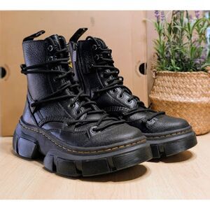 Dr. Martens DMXL 8-Eye Black Lunar & Rubber Grain Leather Lace Up Boots UK 6 NIB